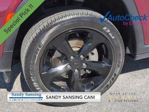 Used 2024 Jeep Grand Cherokee Altitude image 1