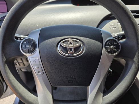 Used 2014 Toyota Prius Three image 16