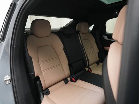 Certified 2026 Porsche Cayenne Coupe image 29