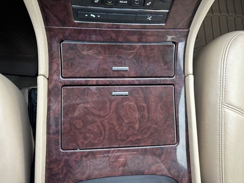 Used 2012 Cadillac Escalade Premium image 7