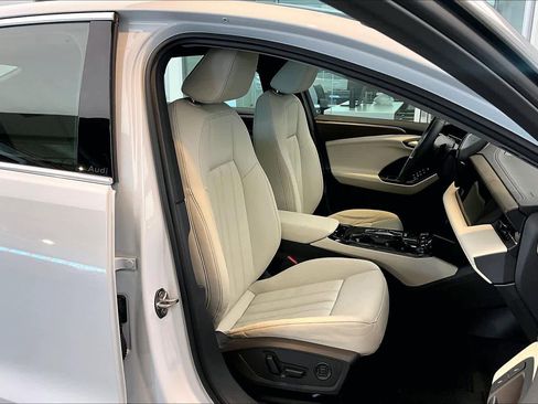 Certified 2025 Audi A6 e-tron Premium w/ Ultra Package image 9