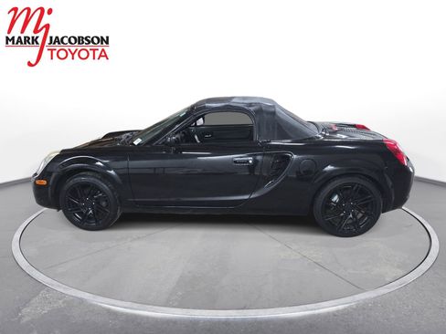 Used 2003 Toyota MR2 RWD image 11