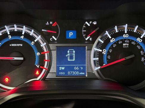 Used 2018 Toyota 4Runner SR5 Premium image 25