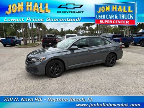 Used 2022 Volkswagen Jetta SE FWD image 3