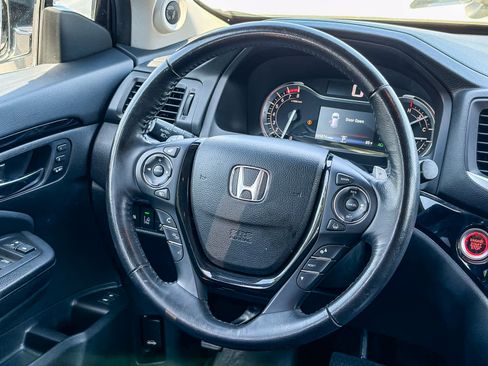 Used 2018 Honda Pilot Touring image 14