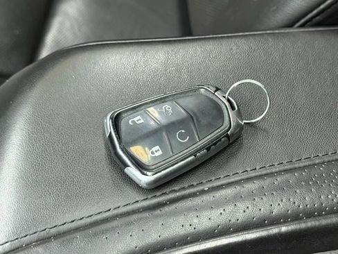 Used 2019 Cadillac Escalade Platinum image 43