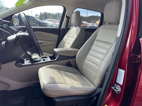 Used 2019 Ford Escape Titanium w/ U9j03 - Titanium Tow Package image 13