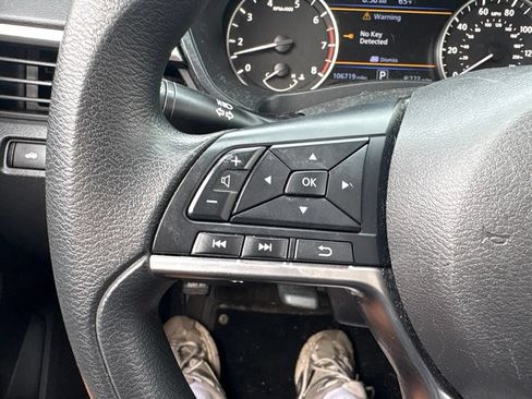 Used 2019 Nissan Altima 2.5 S FWD image 18