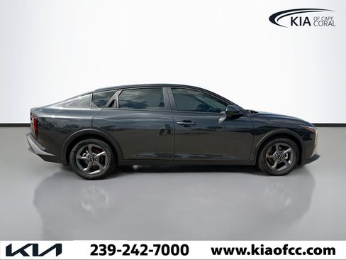 New 2025 Kia K4 LXS image 6