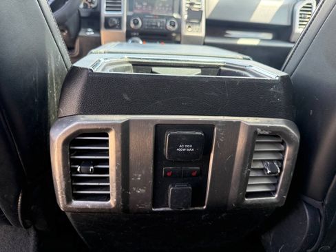 Used 2015 Ford F150 Platinum w/ Equipment Group 701A Luxury AWD/4WD image 23