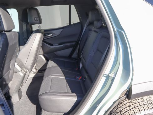 Used 2025 Chevrolet Equinox LT w/ Convenience Package II image 8