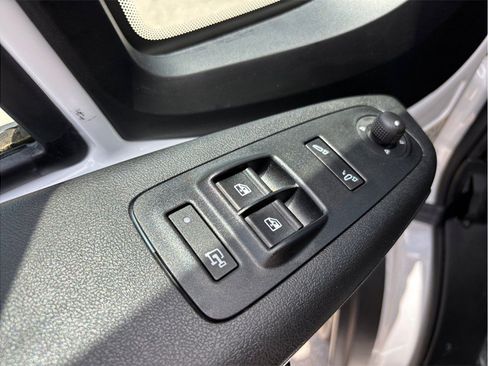Used 2024 RAM ProMaster 2500 w/ Convenience Group FWD image 17