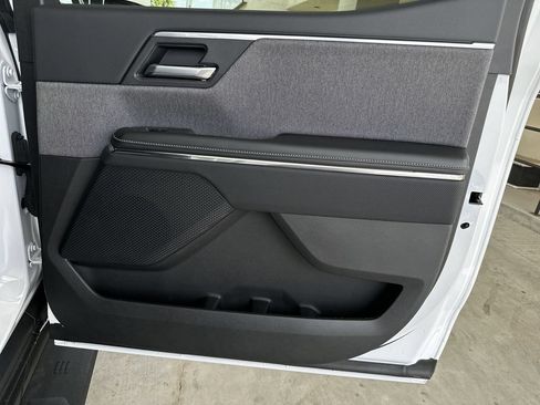 New 2026 GMC Sierra EV Elevation w/ LPO, Elevation Dark Package AWD/4WD image 32