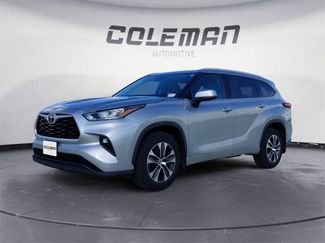 Used 2020 Toyota Highlander XLE image 1