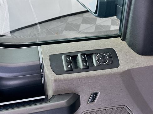 Used 2018 Ford F150 XLT w/ Equipment Group 302A Luxury image 18