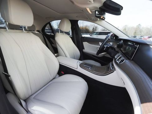 Used 2022 Mercedes-Benz E 350 4MATIC Sedan image 41