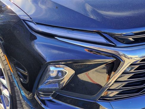 Used 2025 Chevrolet Blazer RS image 2