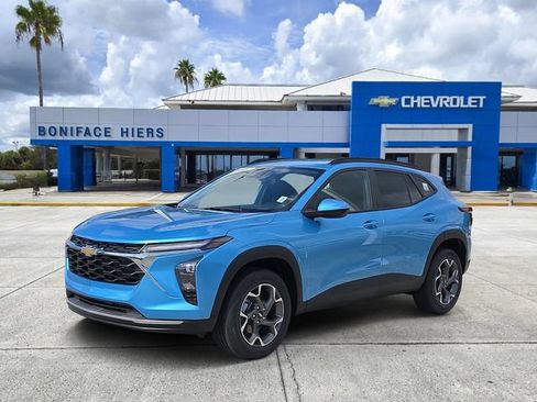 New 2026 Chevrolet Trax LT FWD image 2