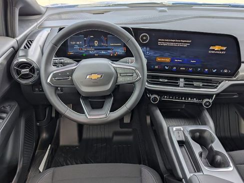 New 2026 Chevrolet Equinox EV LT w/ Comfort Package AWD/4WD image 4