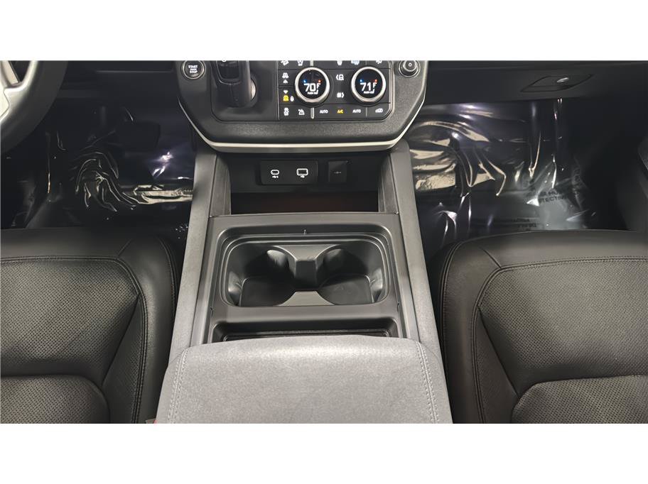 Used 2023 Land Rover Defender 130 SE AWD/4WD image 33