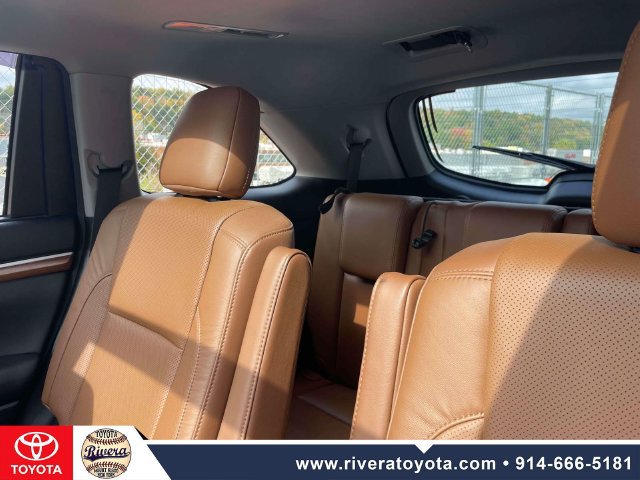 Used 2018 Toyota Highlander Limited Platinum AWD/4WD image 15