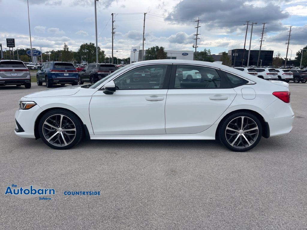 Used 2023 Honda Civic Touring image 2