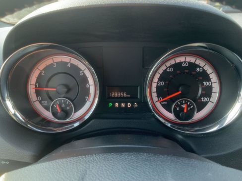 Used 2019 Dodge Grand Caravan SXT FWD image 16