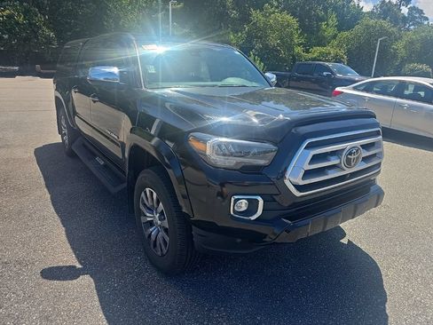 Used 2023 Toyota Tacoma Limited AWD/4WD image 3