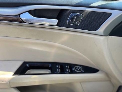 Used 2014 Ford Fusion SE w/ Equipment Group 202A image 22