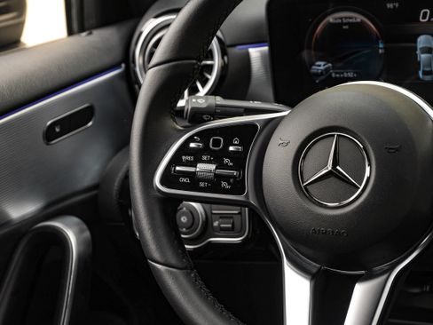 Used 2022 Mercedes-Benz A 220 image 17