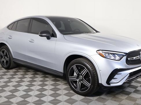 Used 2024 Mercedes-Benz GLC 300 4MATIC image 3