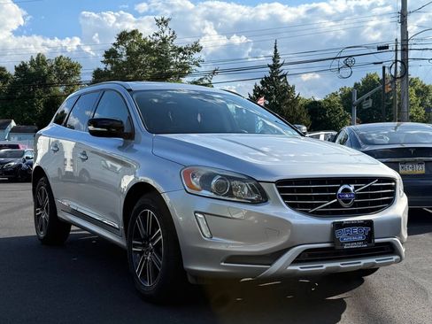 Used 2017 Volvo XC60 T5 Dynamic w/ Preferred Option Package FWD image 4