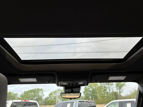 Used 2022 Chevrolet Silverado 1500 LTZ w/ LTZ Premium Package image 26