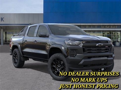 New 2026 Chevrolet Colorado Trail Boss w/ Midnight Edition image 7