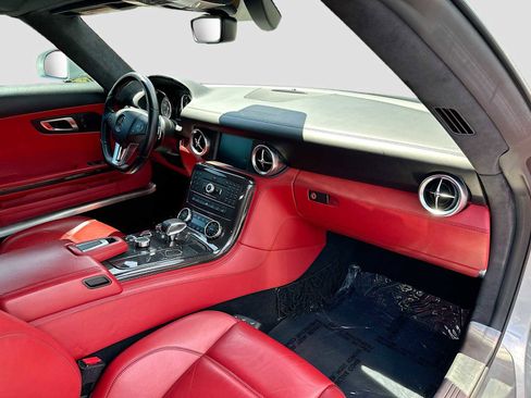 Used 2012 Mercedes-Benz SLS AMG Roadster image 26