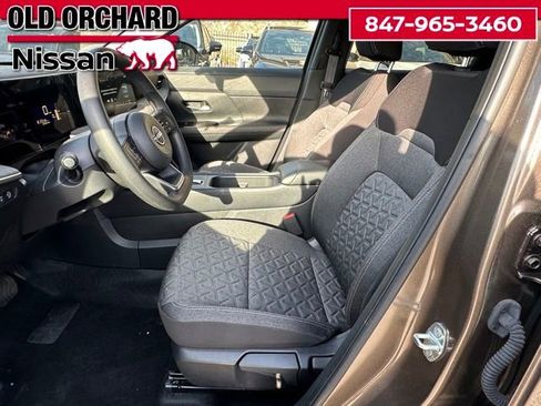Used 2025 Nissan Kicks SV w/ Interior Electronics Package FWD image 10