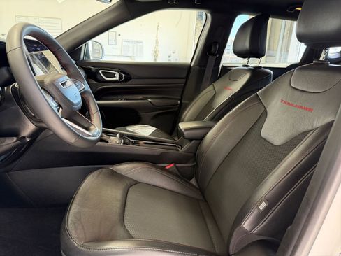 Used 2025 Jeep Compass Trailhawk w/ Trailer Tow Group image 25