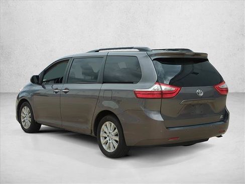 Used 2015 Toyota Sienna XLE w/ XLE Navigation Package AWD/4WD image 7