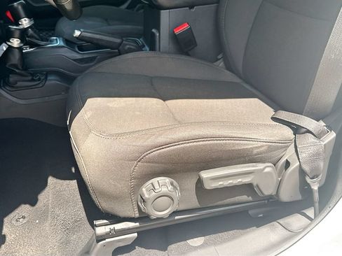 Used 2023 Jeep Gladiator Sport AWD/4WD image 21