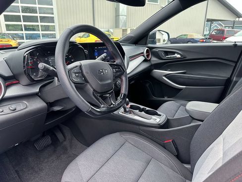 Used 2024 Chevrolet Trax RS w/ Driver Confidence Package FWD image 17