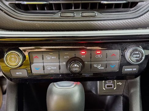 Used 2024 Jeep Compass Trailhawk AWD/4WD image 17