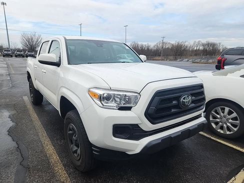 Used 2023 Toyota Tacoma 4x4 Double Cab image 3