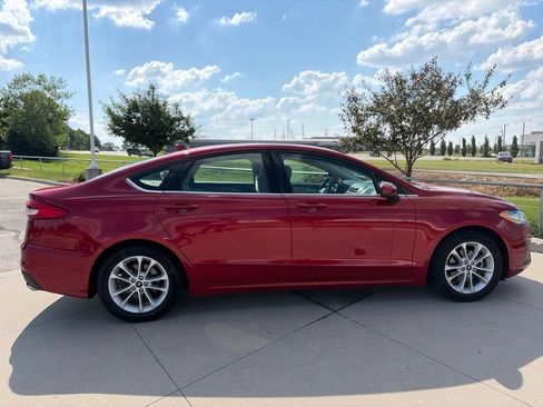 Used 2020 Ford Fusion SE FWD image 21