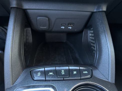 Used 2024 Chevrolet TrailBlazer LT w/ LT Cold Weather Package AWD/4WD image 22