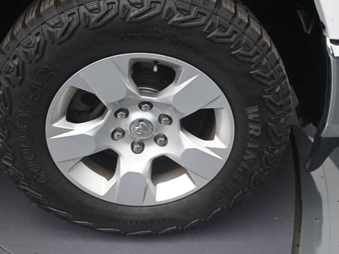 Used 2020 RAM 1500 Big Horn image 9