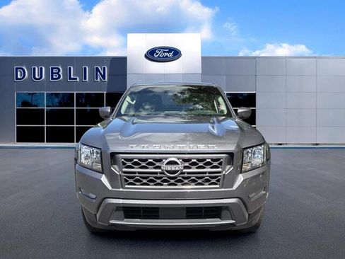 Used 2023 Nissan Frontier SV w/ SV Convenience Package RWD image 2