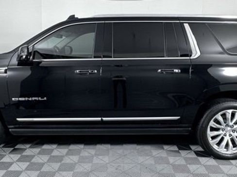 Used 2022 GMC Yukon XL Denali image 5