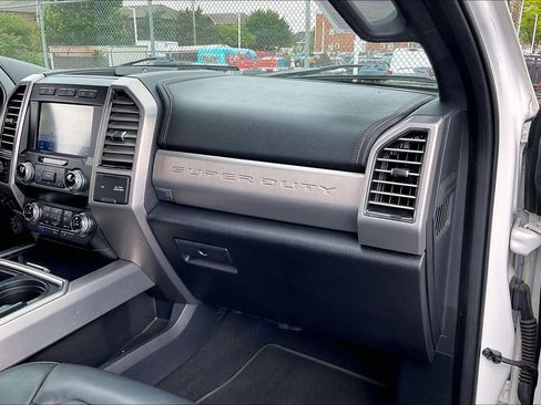 Used 2020 Ford F250 Platinum w/ FX4 Off-Road Package AWD/4WD image 15