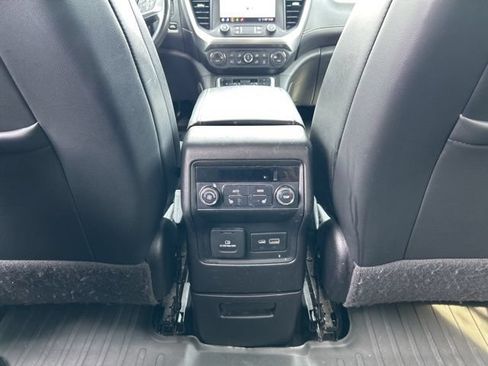 Used 2020 GMC Acadia SLT w/ Premium Package FWD image 24