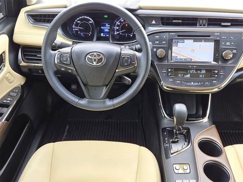 Used 2016 Toyota Avalon XLE Premium image 28